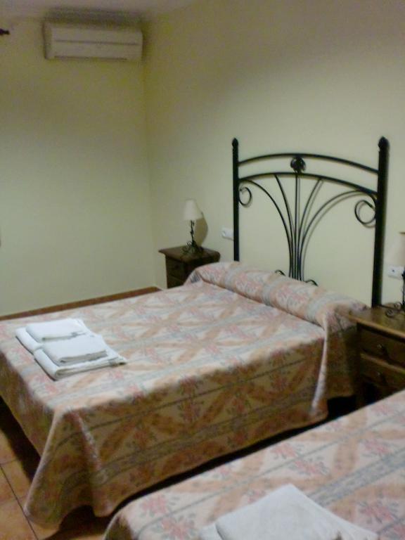 Hostal Las Tres Jotas Alcaracejos Phòng bức ảnh