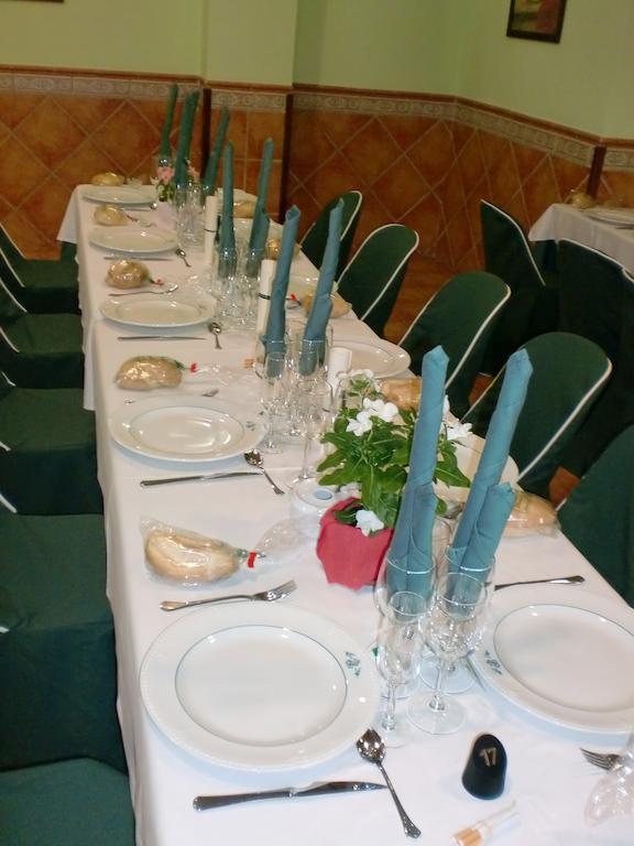 Hostal Las Tres Jotas Alcaracejos Ngoại thất bức ảnh
