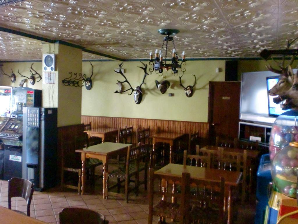 Hostal Las Tres Jotas Alcaracejos Ngoại thất bức ảnh