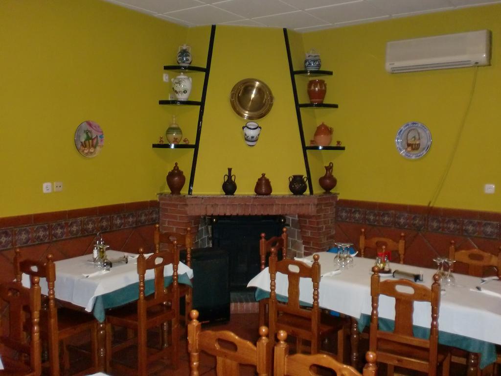 Hostal Las Tres Jotas Alcaracejos Ngoại thất bức ảnh